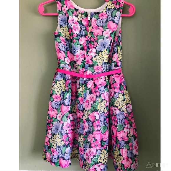 Beautiful Floral Dress •24 months• - Picture 2 of 2